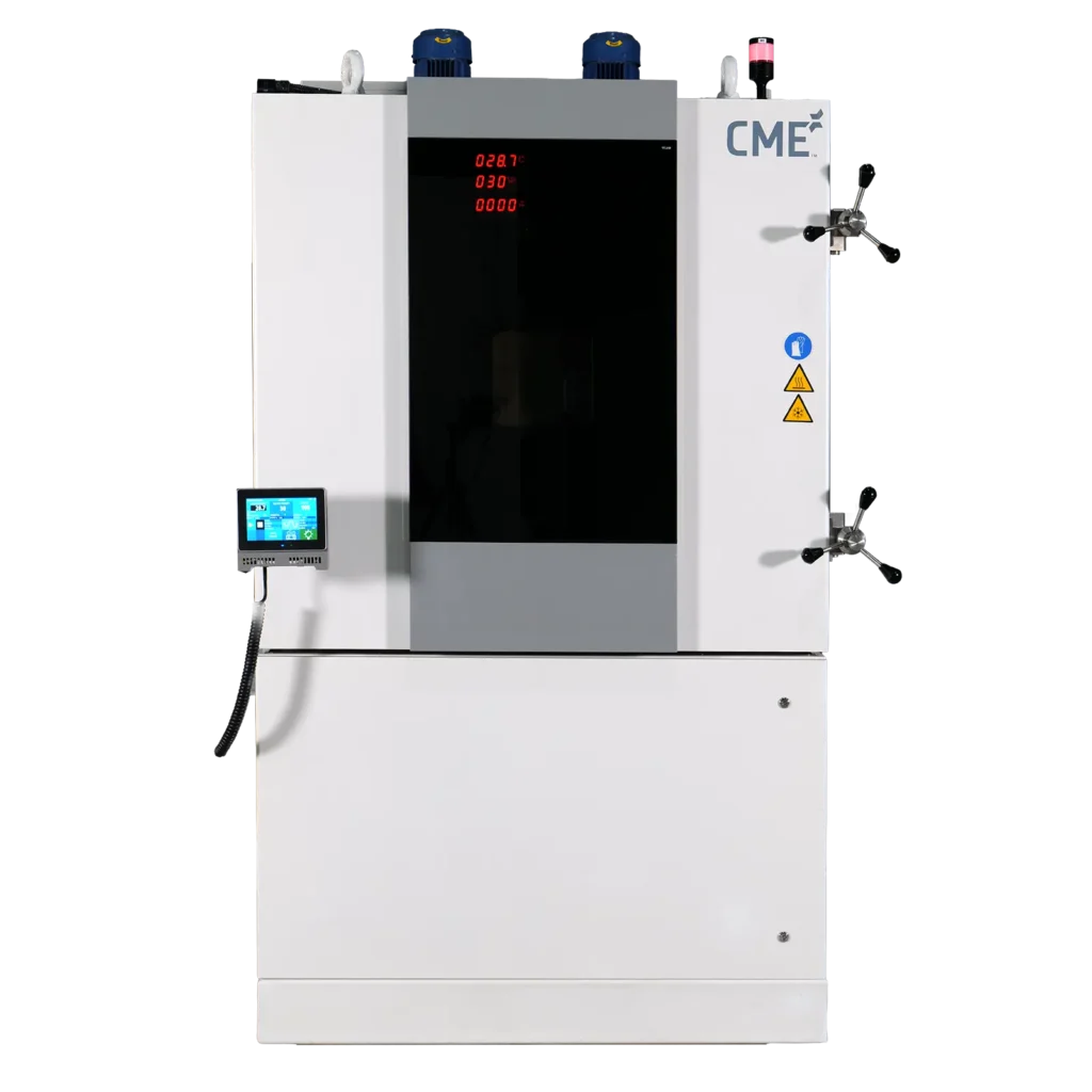 Reach-in altitude environmental test chamber used for high altitude simulation testing