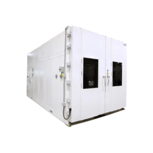 Walk-in thermal cycling test chamber for environmental reliability testing of components and systems